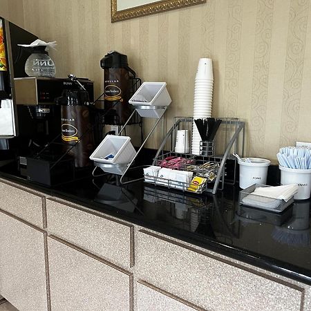 Super 8 By Wyndham Brookshire Tx Hotel Kültér fotó