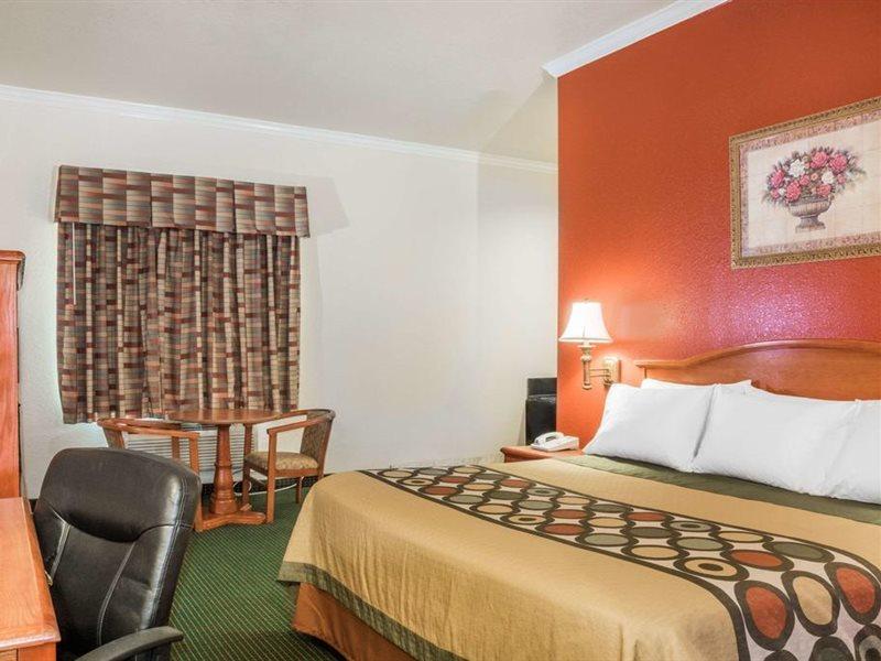 Super 8 By Wyndham Brookshire Tx Hotel Kültér fotó