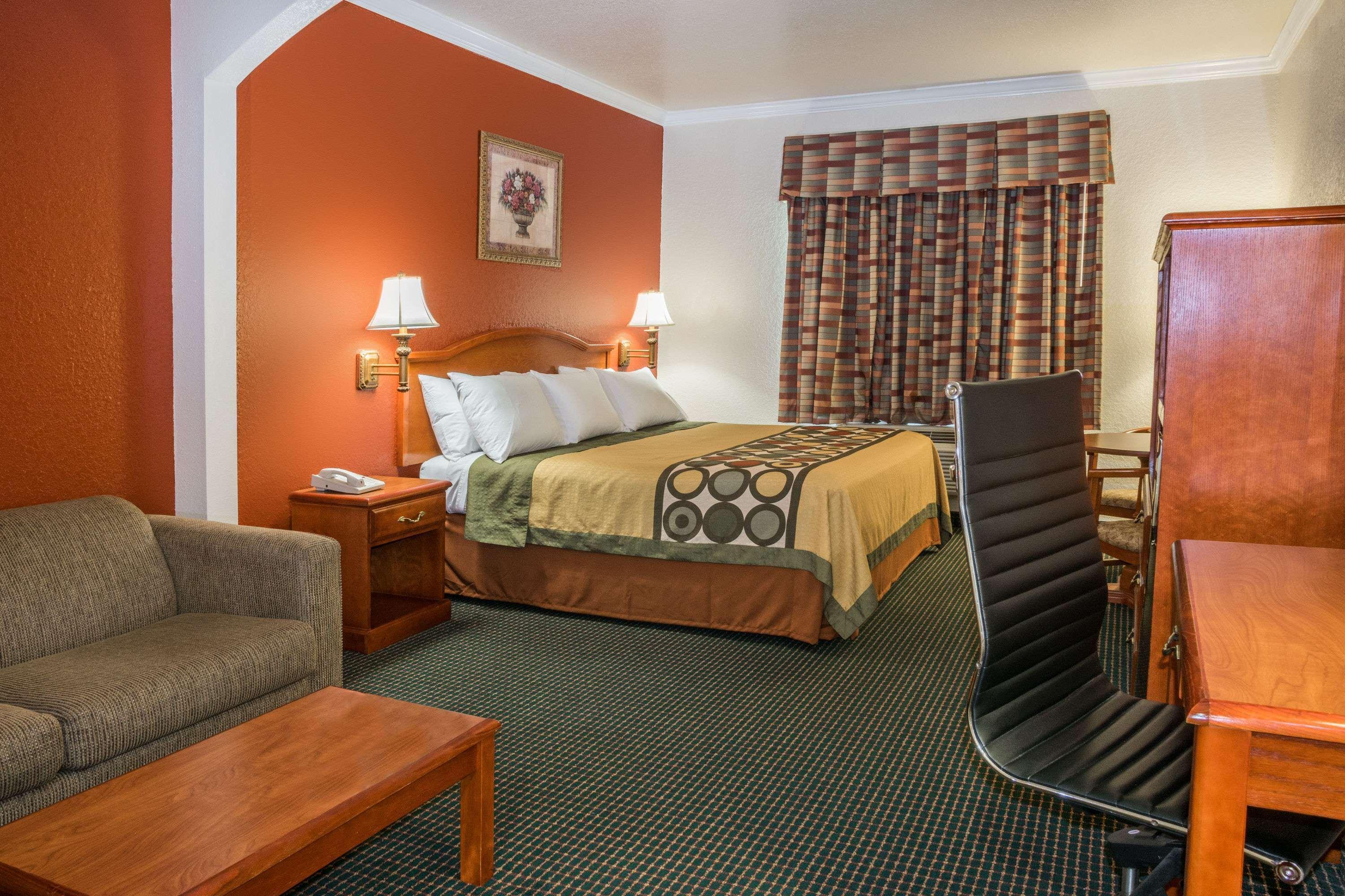 Super 8 By Wyndham Brookshire Tx Hotel Kültér fotó
