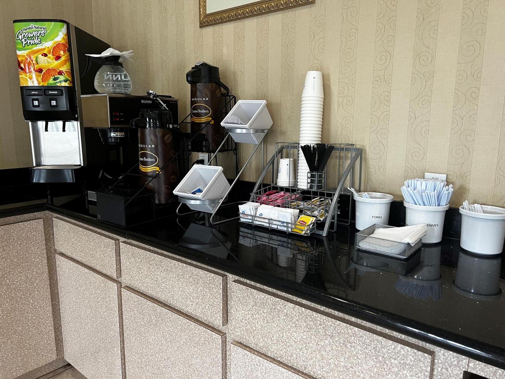 Super 8 By Wyndham Brookshire Tx Hotel Kültér fotó