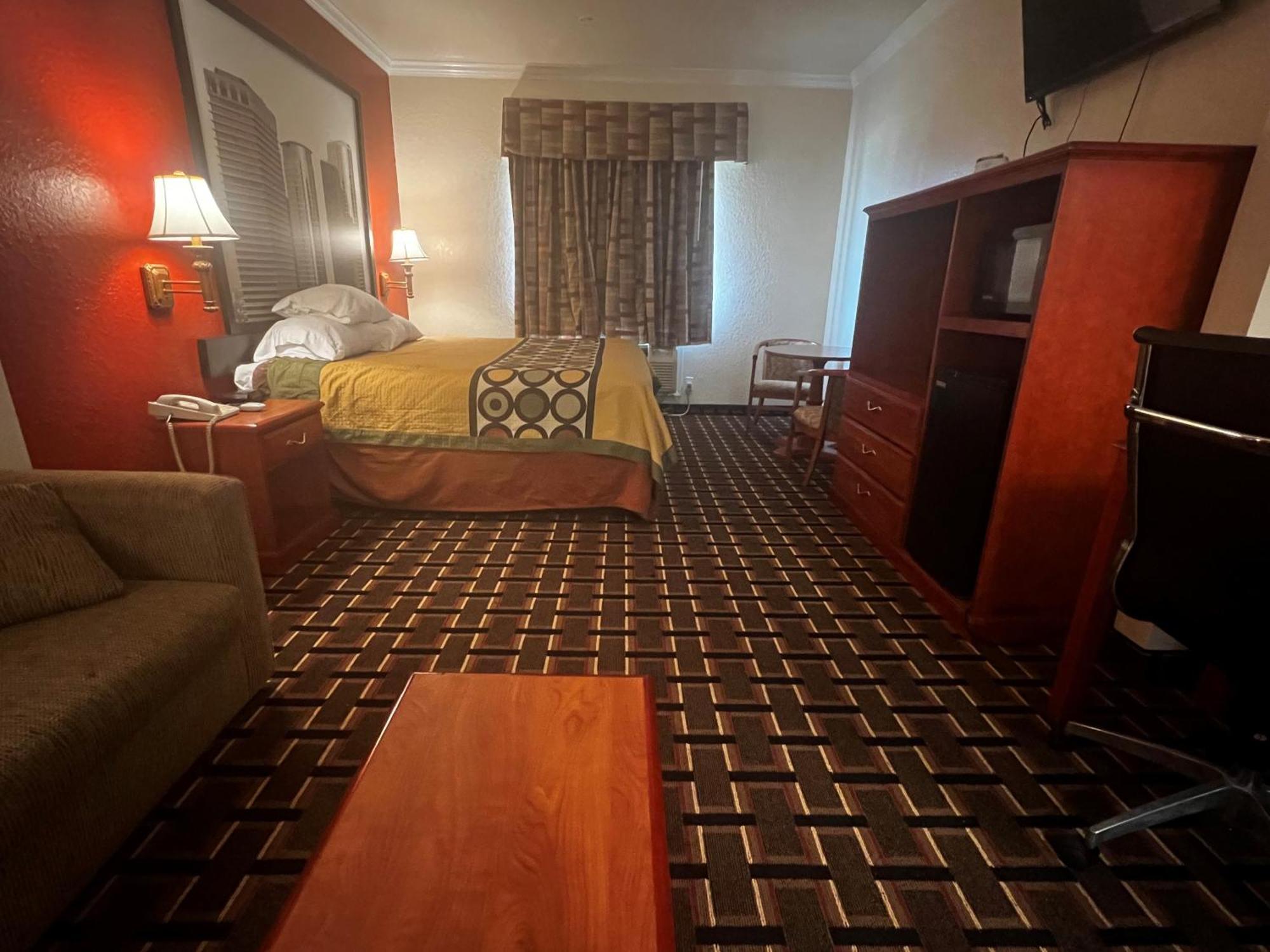 Super 8 By Wyndham Brookshire Tx Hotel Kültér fotó