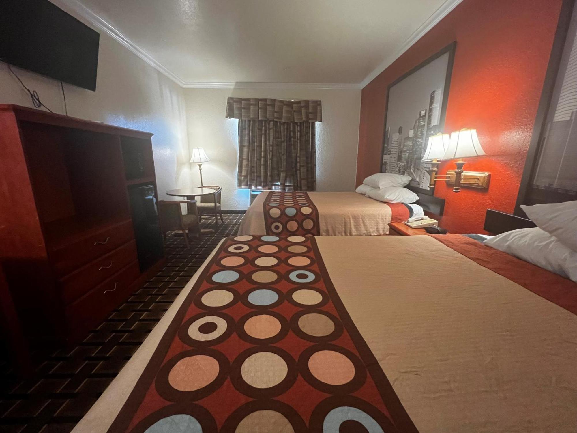Super 8 By Wyndham Brookshire Tx Hotel Kültér fotó