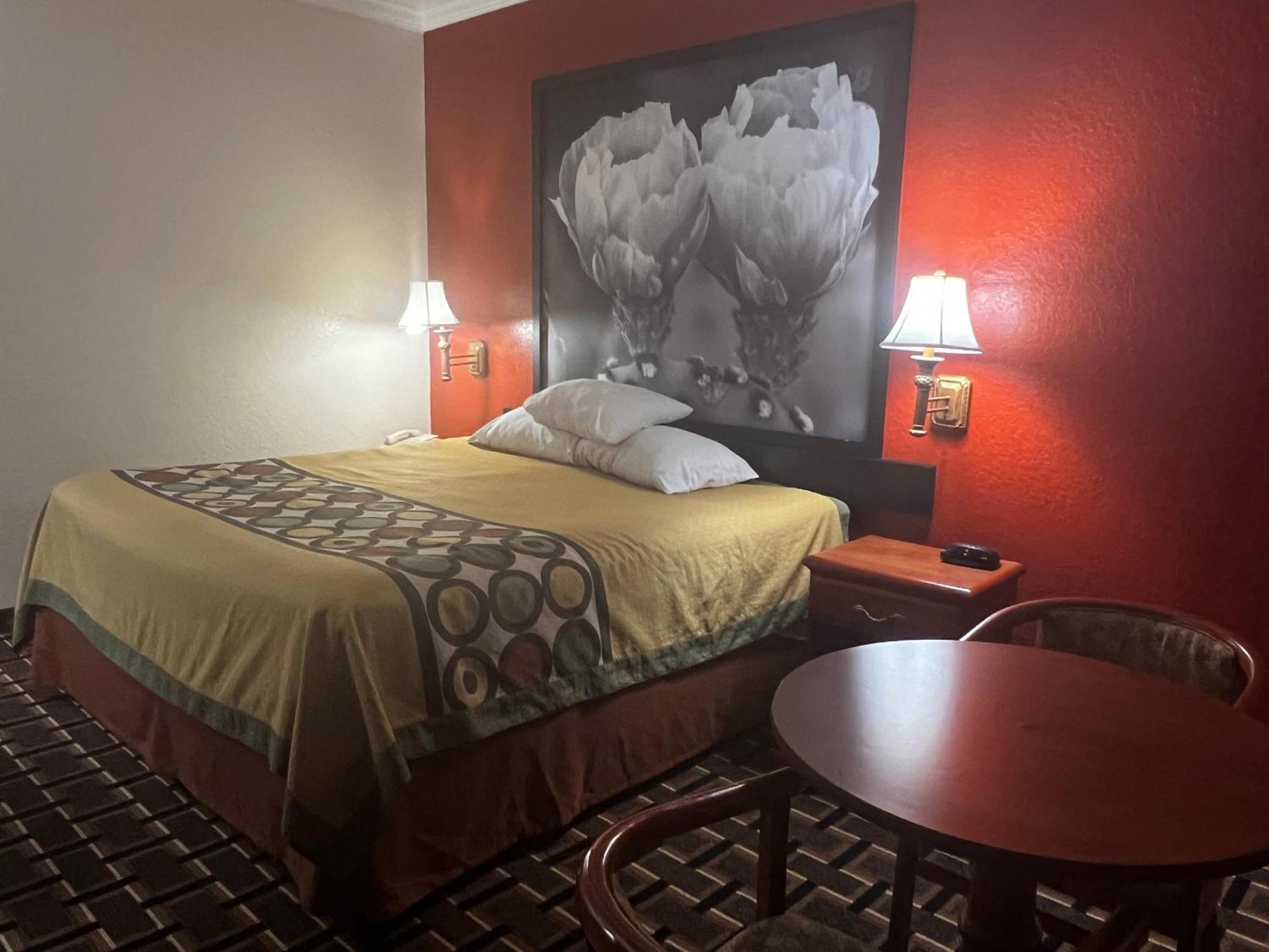 Super 8 By Wyndham Brookshire Tx Hotel Kültér fotó